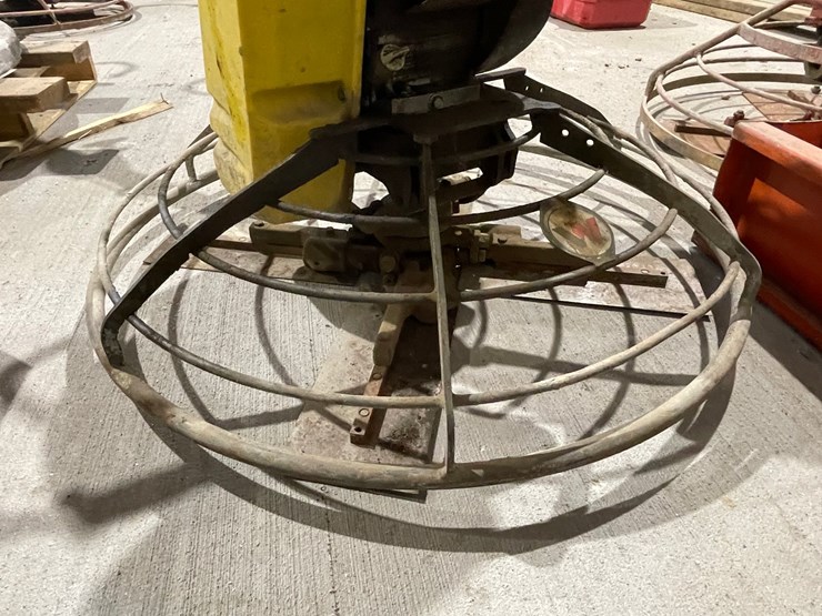 #5023-•-wacker-neuson-gt36-power-trowel-image-9