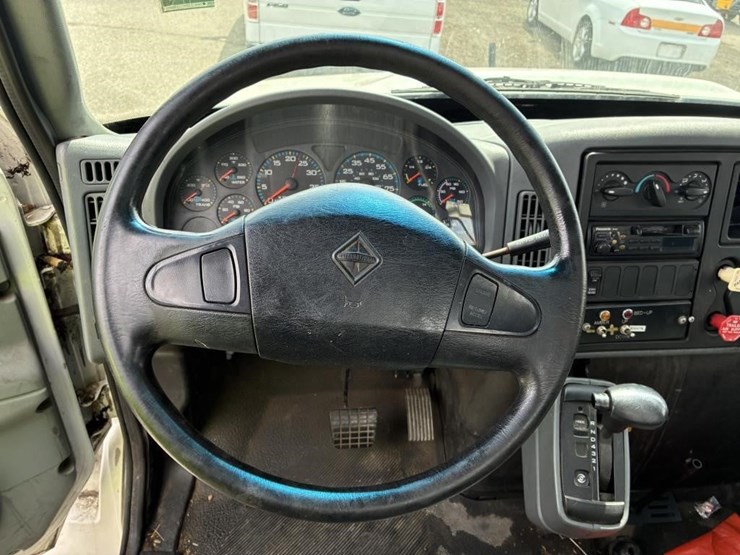 2004-international-durastar-4300-image-12