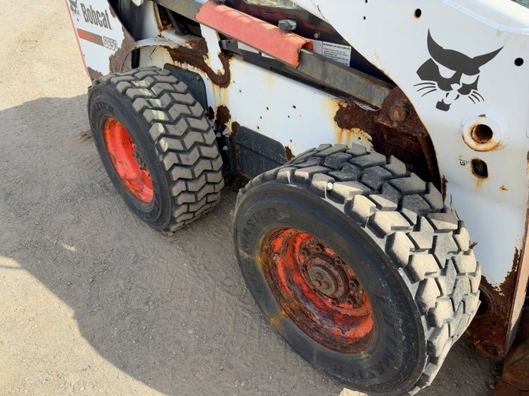 2015-bobcat-s650-image-12