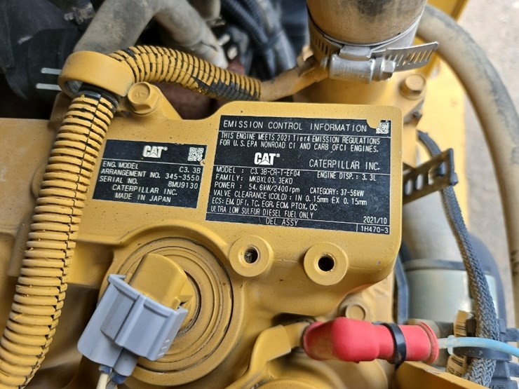 2022-caterpillar-246d3-image-14