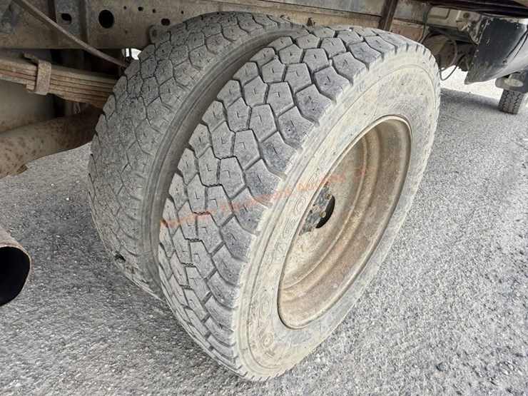 2000-ford-f450-image-23