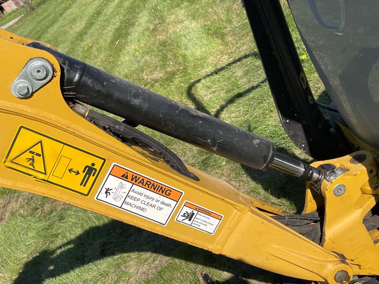 #7149-•-caterpillar-300.9v-mini-excavator-image-23