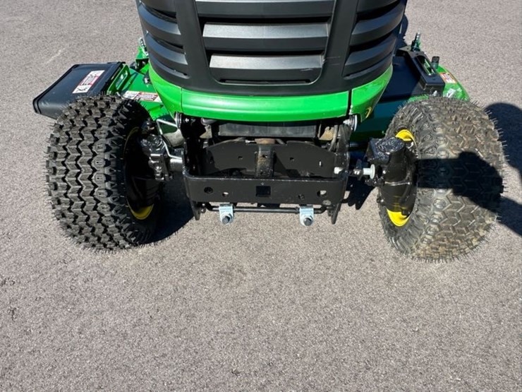 2022-john-deere-x758-image-13