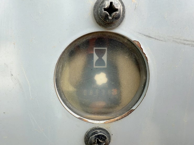 2002-deere-700h-xlt-image-35