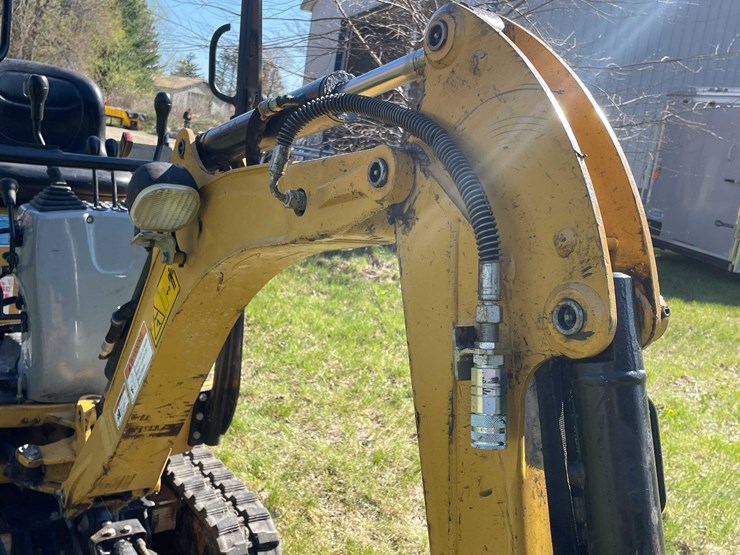 #7149-•-caterpillar-300.9v-mini-excavator-image-30