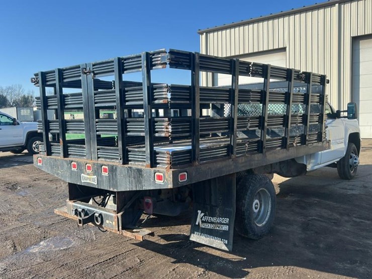 2017-chevrolet-silverado-3500hd-image-5