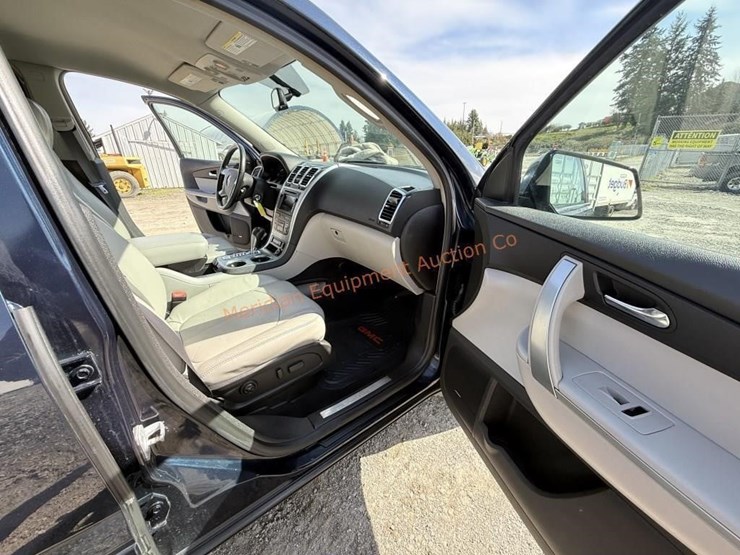 2016-gmc-acadia-slt-image-31