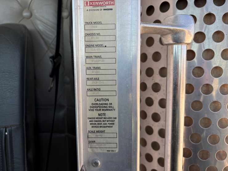 2005-kenworth-c500b-image-16