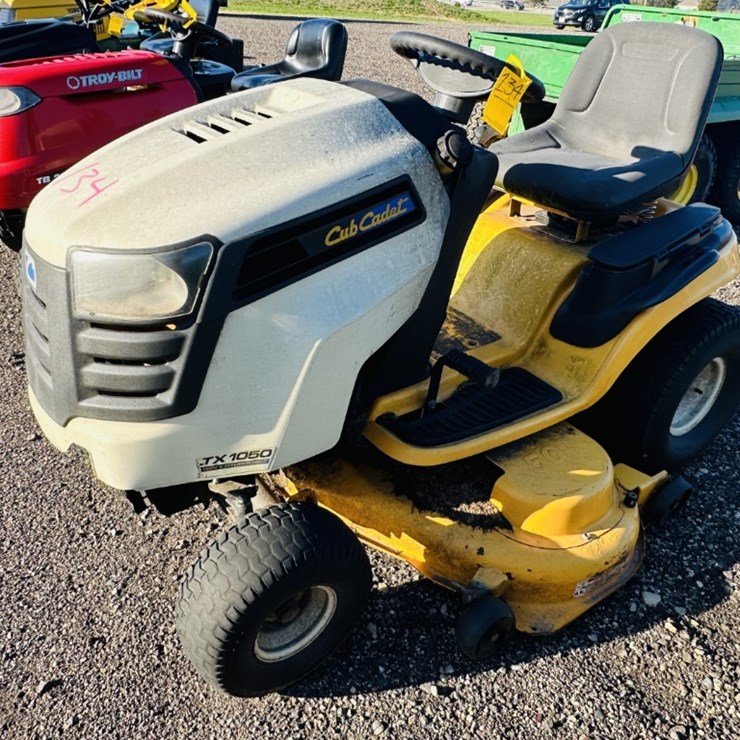 CUB CADET 1050