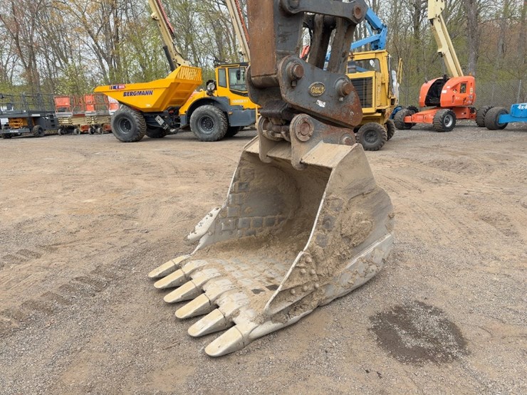 2016-deere-300g-lc-image-9
