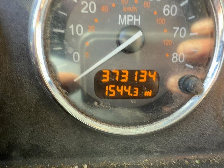 2014-peterbilt-337-image-22