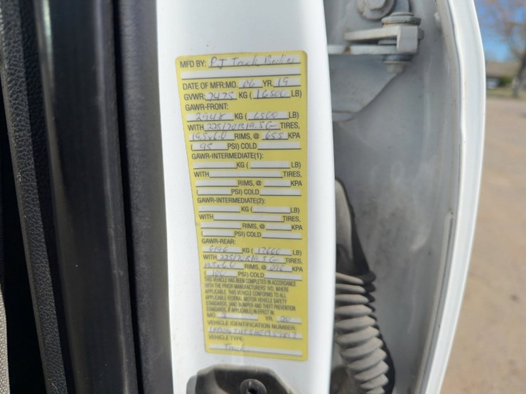 2017-ford-f550-xlt-image-22