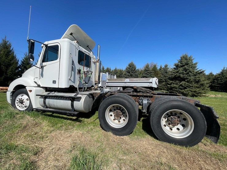 #7157-•-2006-freightliner-columbia-(has-wi-title)-image-8