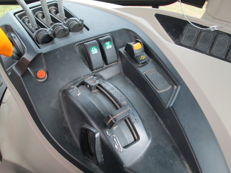 2018-massey-ferguson-4709-image-43