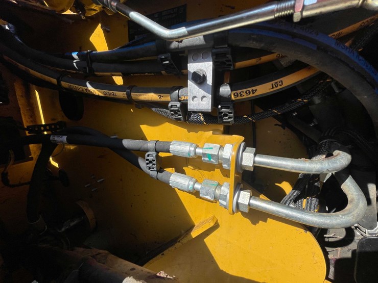 caterpillar-216b-image-26