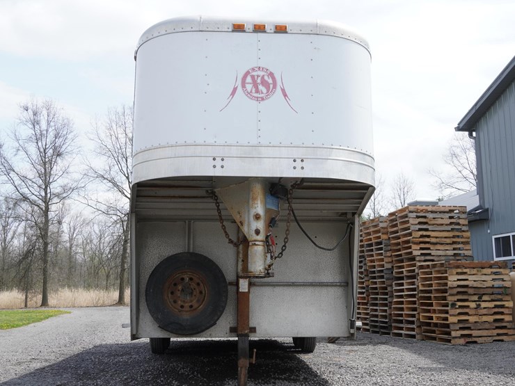 #142-•-1999-exiss-3-slant-aluminum-6-horse-capacity-trailer-image-8