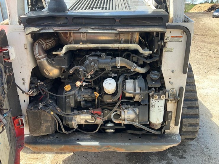 2021-bobcat-t870-image-35
