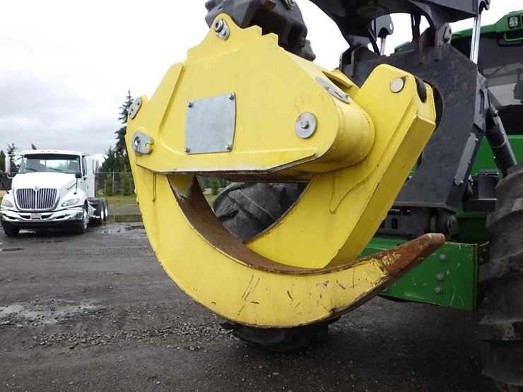 2022-deere-648l-image-9