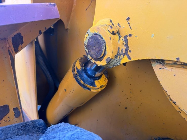 #122-•-1987-kobelco-lk600-wheel-loader-image-21