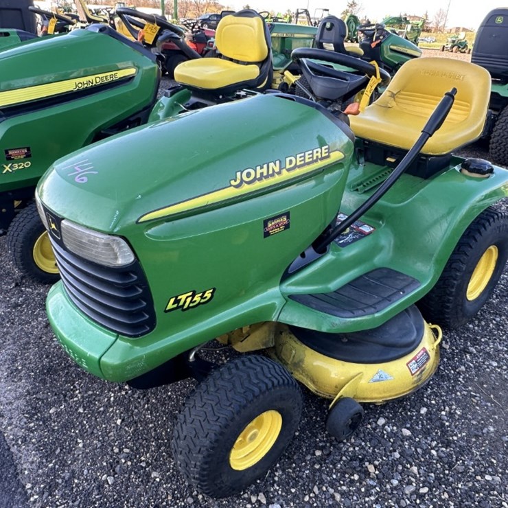 John Deere LT155