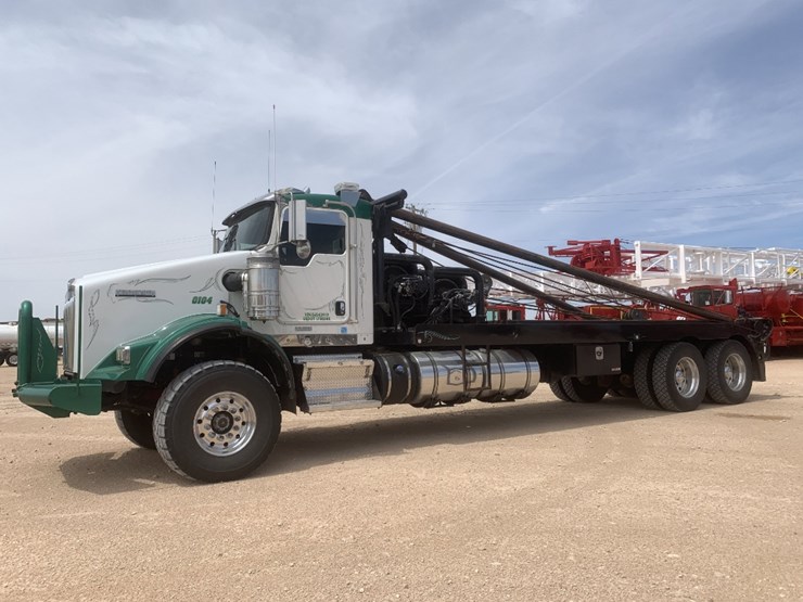 2013-kenworth-t800-image-2