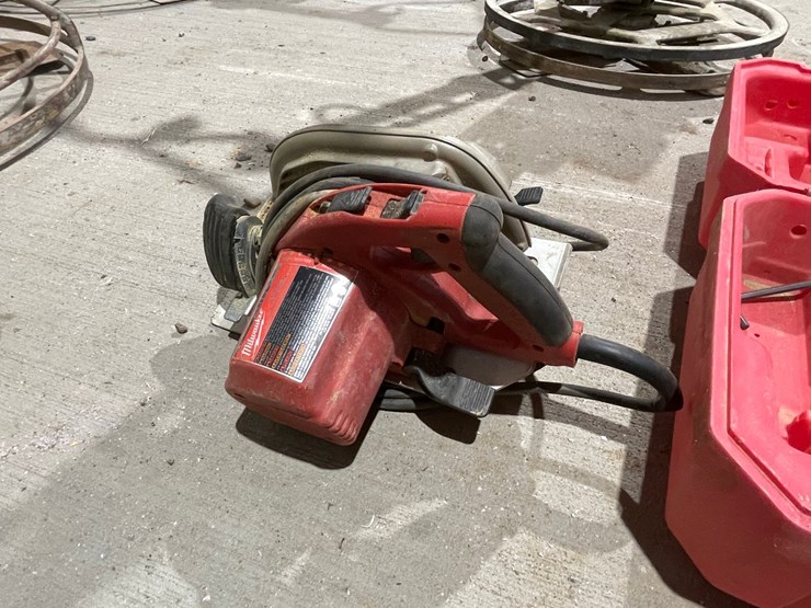 #5027-•-milwaukee-7-1/4"-tilt-lok-circular-saw-image-3