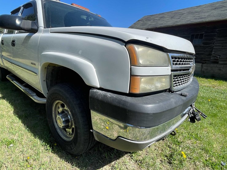 #7046-•-2005-chevrolet-duramax-(has-wi-title)-image-16