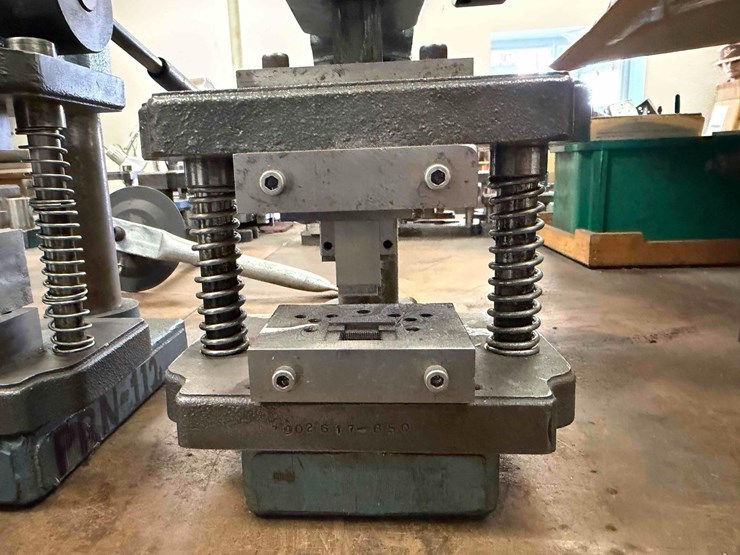 janesville-tool-hand-press(2)-image-5