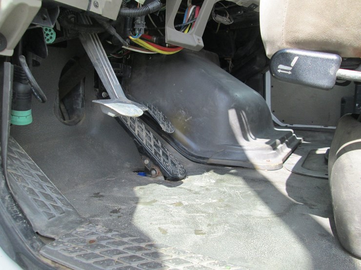 2007-sterling-at9500-image-29