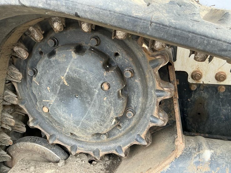 2024-bobcat-t770-image-62