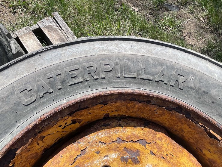 #7457-•-cat-tires-and-rims-image-10