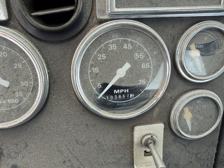 1990-ford-l8000-image-6