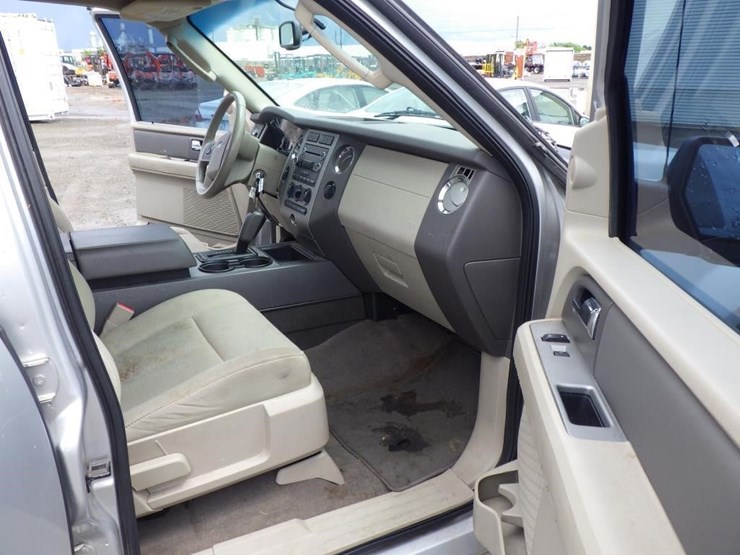 2013-ford-expedition-image-6