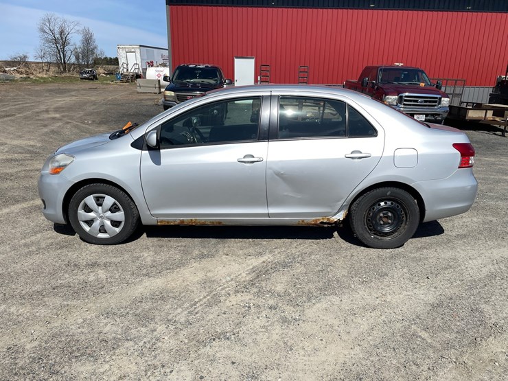 #111-•-2007-toyota-yaris-(has-wi-title)-image-8