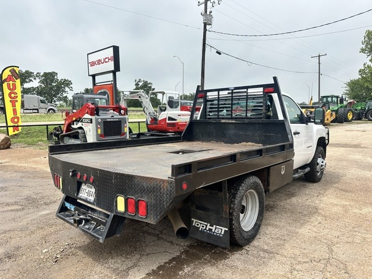 2013-chevrolet-3500hd-image-5