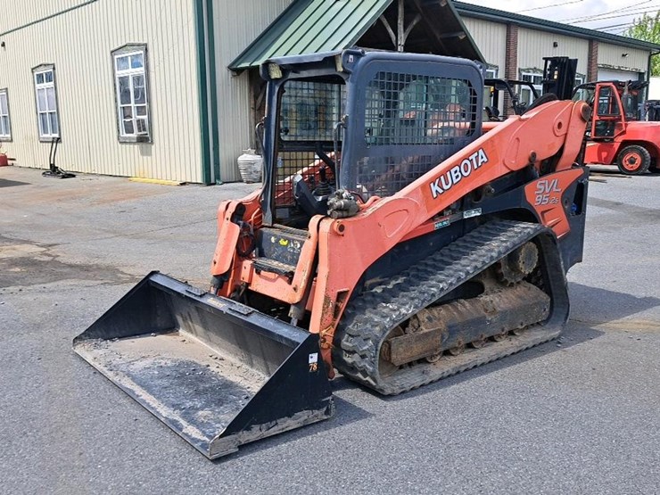 2019-kubota-svl95-2s-image-32