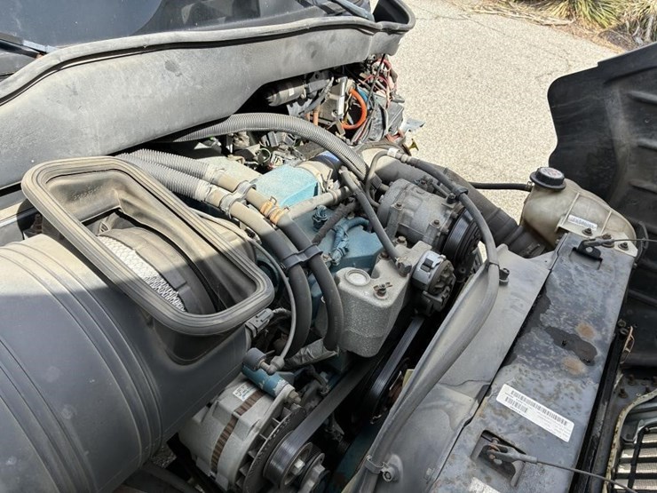 2004-international-durastar-4300-image-8