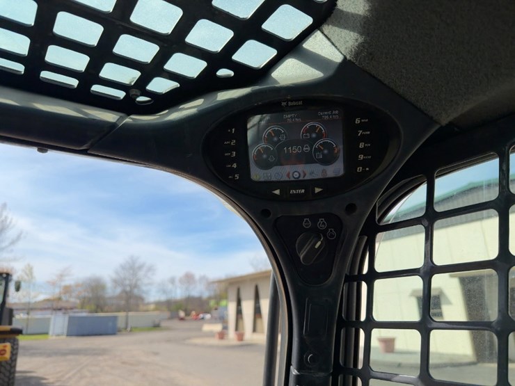 2015-bobcat-s650-image-22