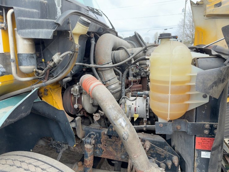 2005-international-8600-image-10