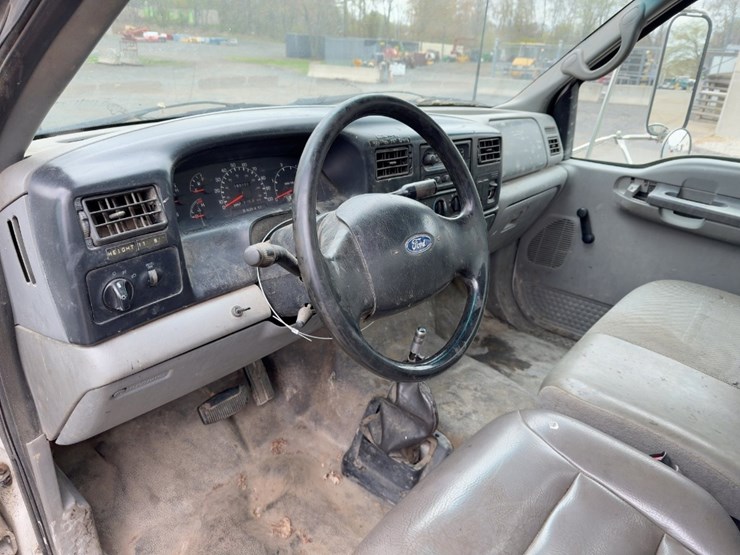 2005-ford-f650xl-image-17