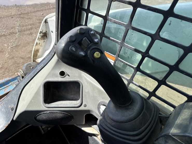 2016-bobcat-t650-image-22