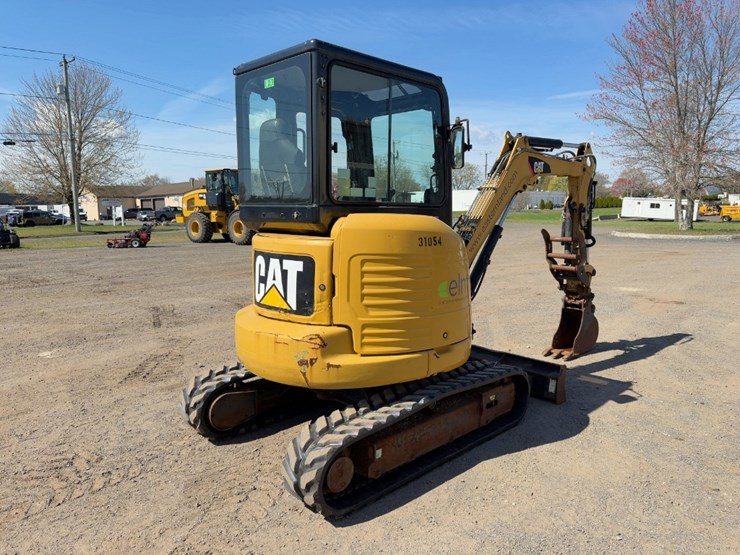 2014-caterpillar-303e-cr-image-5