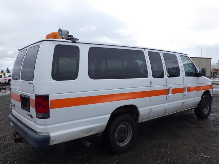 2009-ford-econoline-350-image-3