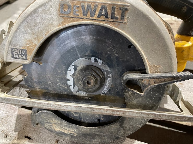 #5054-•-(3)-dewalt-power-tools-image-9