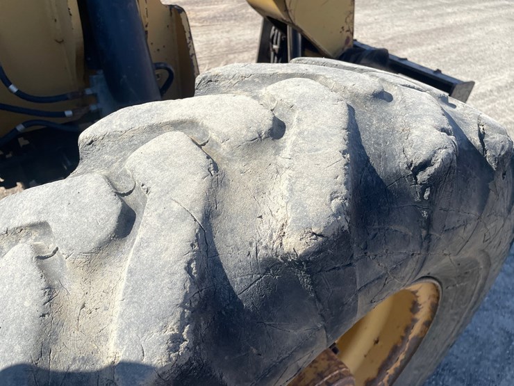 caterpillar-th350b-image-50