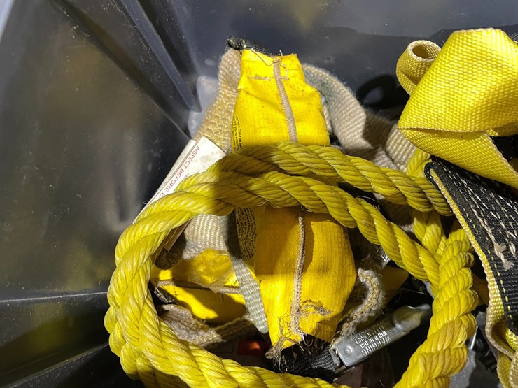 #5059-•-tote-of-safety-harness-and-ropes-image-11
