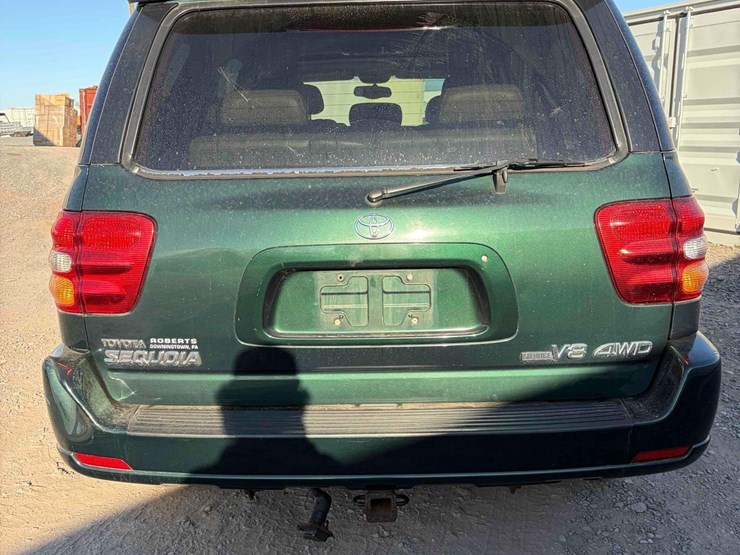 2004-toyota-sequoia-image-4