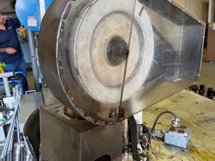 berg-10-ton-vertical-press-image-2