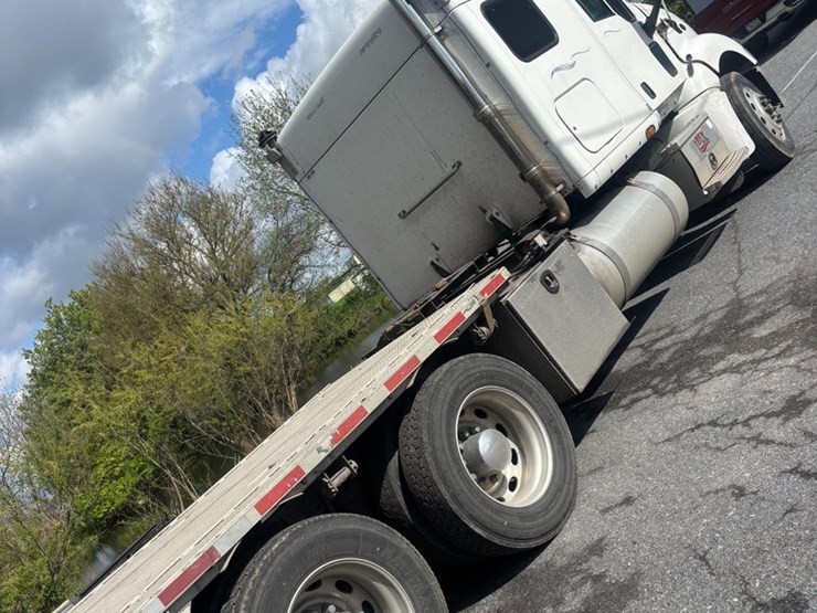 2008-peterbilt-387-image-6