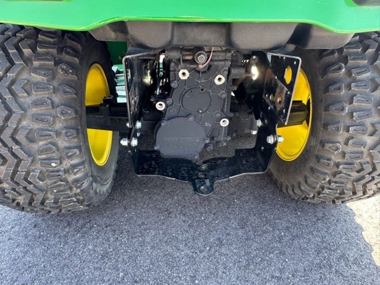 2022-john-deere-x758-image-10